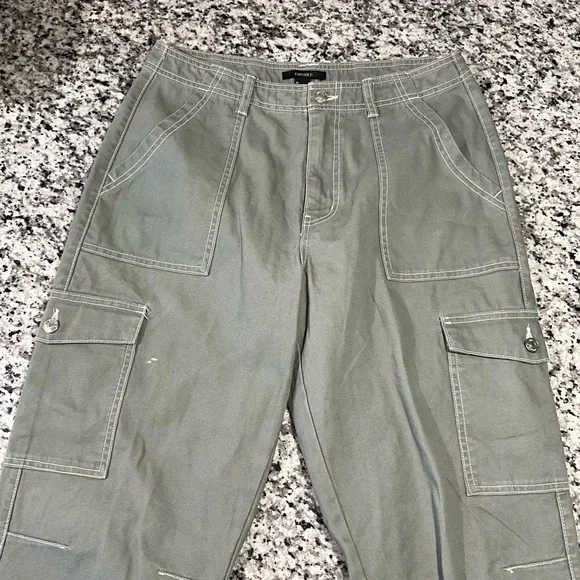 Forever 21 Olive Cargo Pants - Picture 5 of 6
